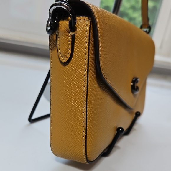 Coach EUC Mustard Yellow Envelope Crossbody Bag, Gun Metal Hardware - Picture 2 of 13